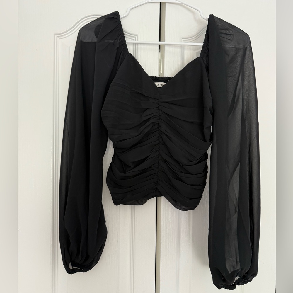 NWT Abercrombie Cropped Black Top